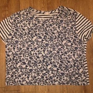 Gap Top Large Blue White Floral Striped‎